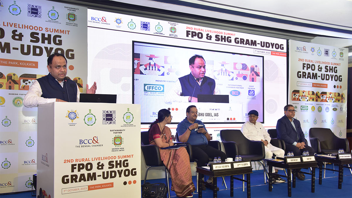 Shri Vibhu Goel, IAS, SMD & CEO, WBSRLM speaking on the occasion