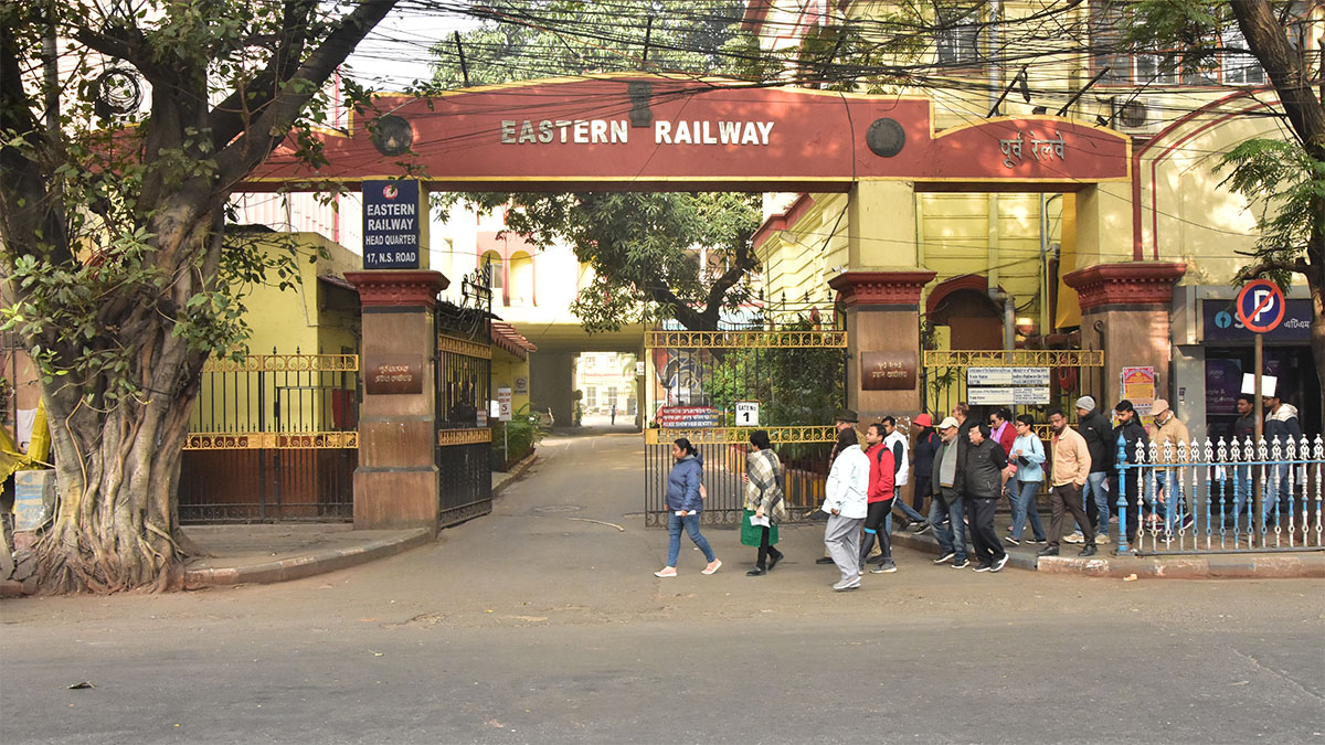 All the participants visiting Eastern Railway Headquarters during the 4th edition of BCC&I Heritage Walk titled Heritage Trail: Exploring Dalhousie and Mohun Bagan Club