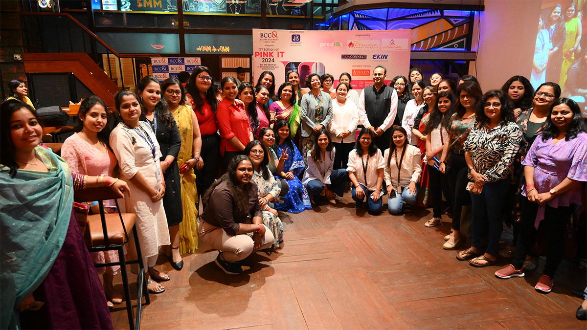 The Organizing team of PINK IT with the esteemed Speakers and the vivacious participants. 