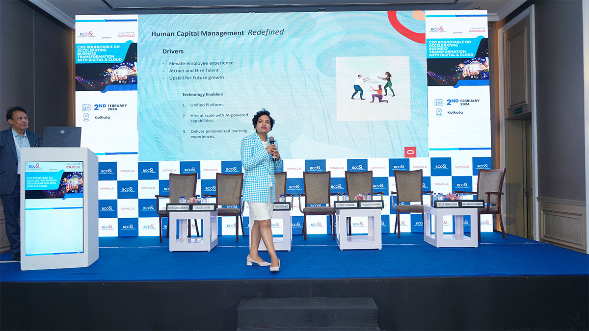 Ms. Devi Thulasiram, HCM Sales Specialist (South & East), Bengaluru, Oracle India addressing the audience.