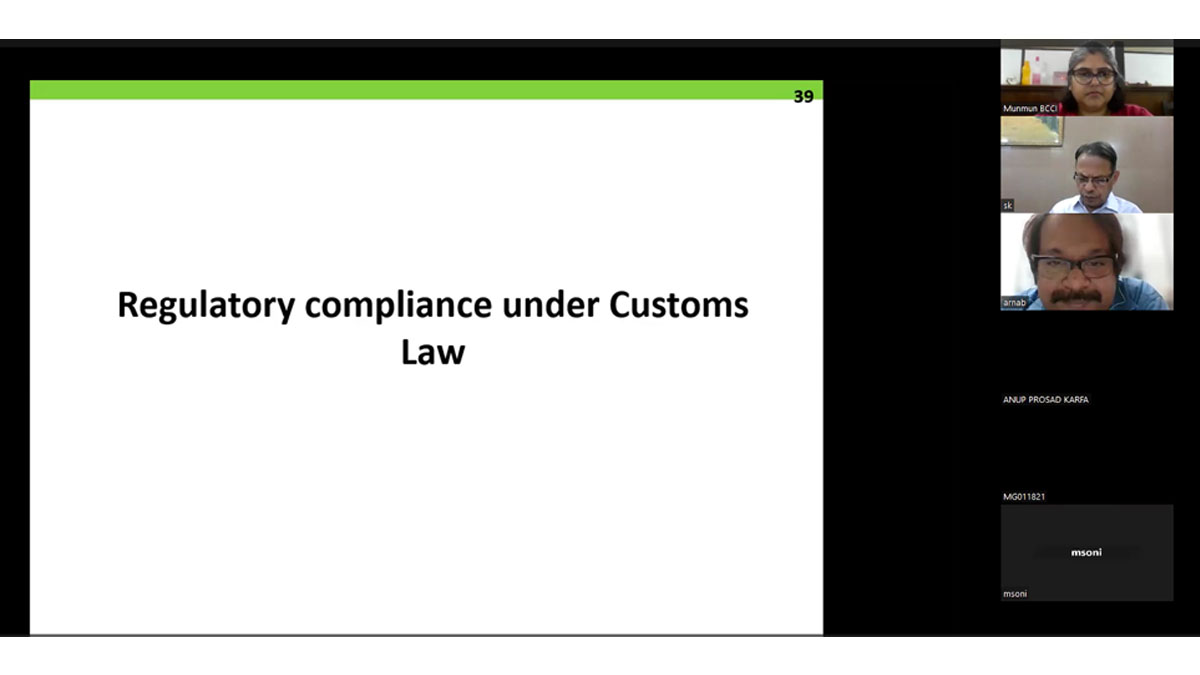 Faculty, Mr. Sudhakar Kasture, Director of Helpline Impex Pvt. Ltd. and EXIM Institute taking the participants through the session.