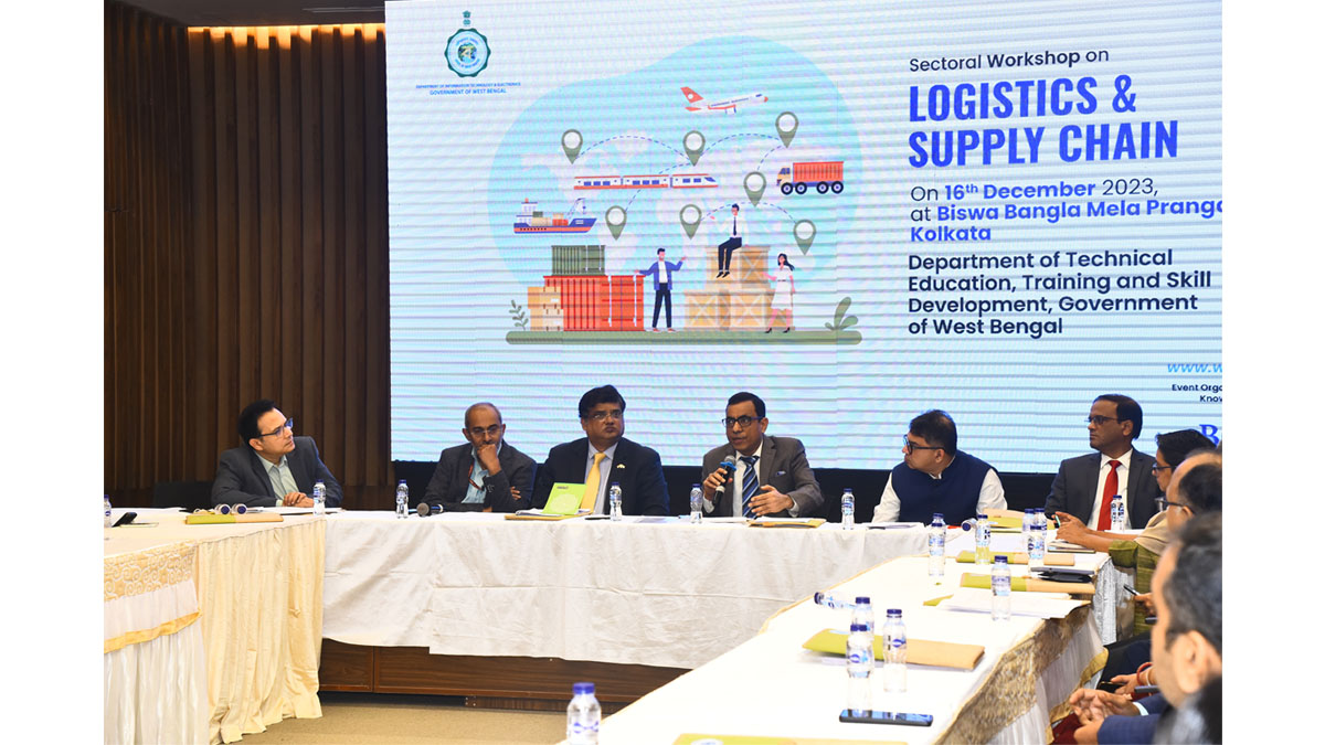 Presentation by 5 Session Chairpersons is undergoing (From L – R) : Mr. Sudip Kumar Dey, Honoraray Secretary, FFFAI; Shri P. Uday Kumar Reddy , General Manager, Metro Railway, Kolkata; Mr Amit Kamat, Chairman - Elect, Federation of Freight Forwarders' Associations in India; Sri Anoop Kumar Agrawal, IAS, Principal Secretary, Department of Technical Education, Training & Skill Development, Government of West Bengal; Mr. Adhip Nath Palchaudhuri, Director Service Business, Balmer Lawrie& Co. Ltd.; and Mr Surajit Sarkar, CEO, GIR Logistics Pvt Ltd