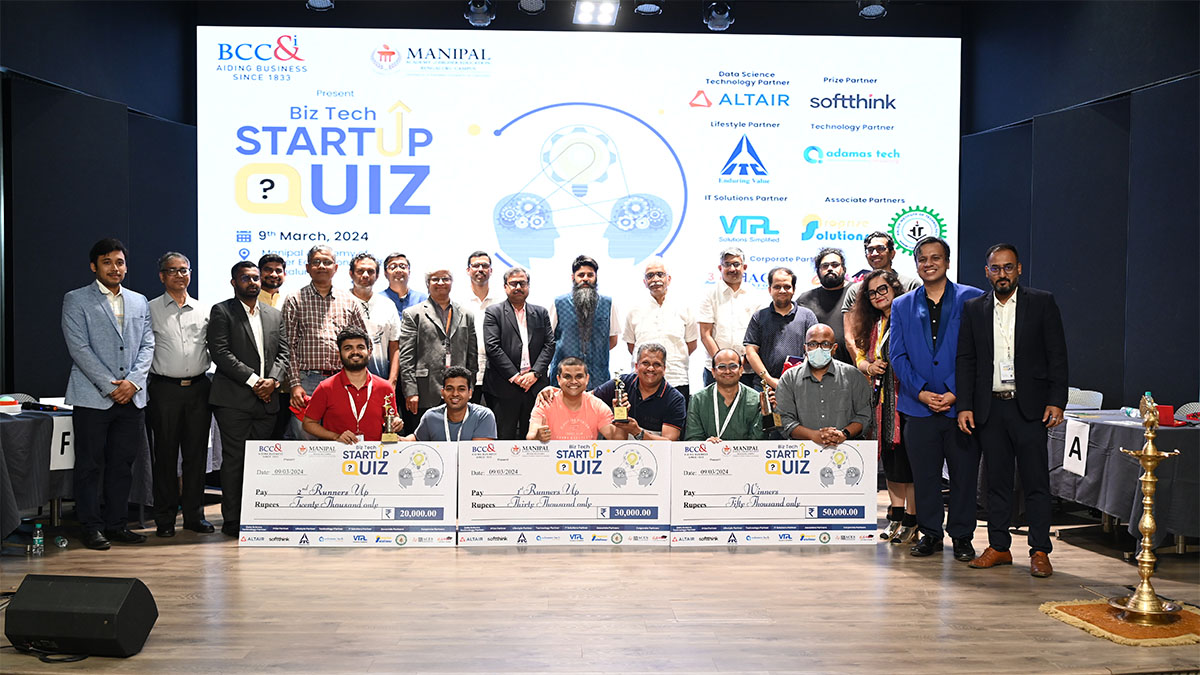 One for the frame! The winners of the 1st edition of the Biz Tech Startup Quiz along with the esteemed dignitaries.